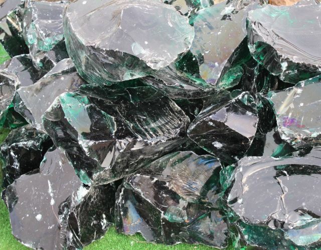 Стеклянные камни Green